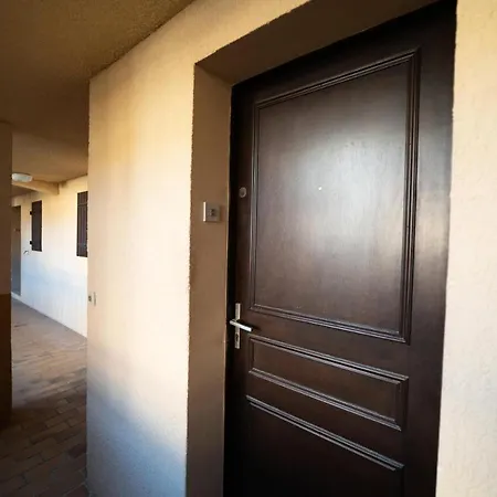 Апартаменты Logement Lumineux Situe Sur La Presqu'ile De Giens - Maeva Particuliers - 2 Pieces 4 Personnes - Confort 198602 Йер